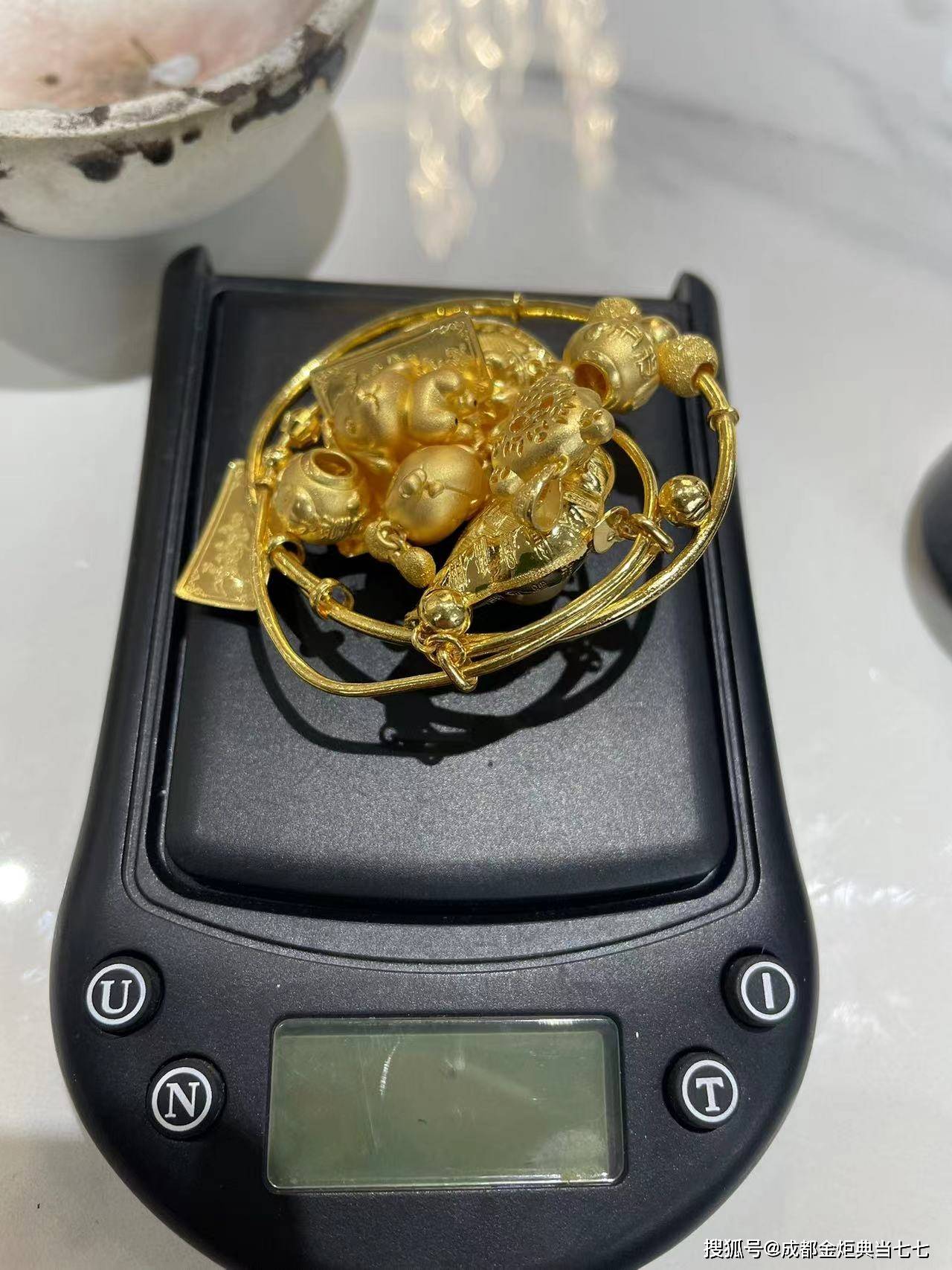 平阳最新24小时上门回收金价方法分析(最方便真实的平阳24小时上门回收黄金方法)